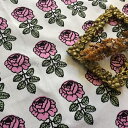 marimekko VIHKIRUUSU ファブリック 46×68 カットクロス はぎれ ピンク マリメッコ ヴィヒキルース バラ 薔薇 ばら フィンランド 布 インテリア キッチン コットン 綿リビング カーテン マルチクロス テキスタイル