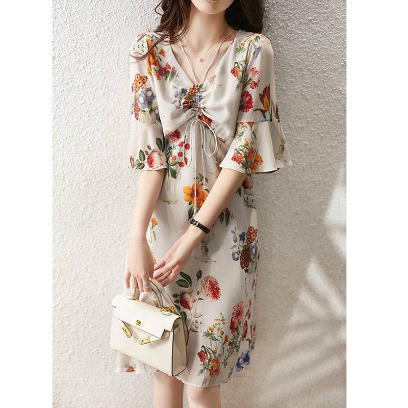 きれいめワンピース 春夏服 フレア袖 ワンピース ミディ丈 シフォン 体型カバー シャーリング 細身 レディース 着やせ Aライン 大人可愛い フェミニン パーティ お呼ばれ 2次会 入学式