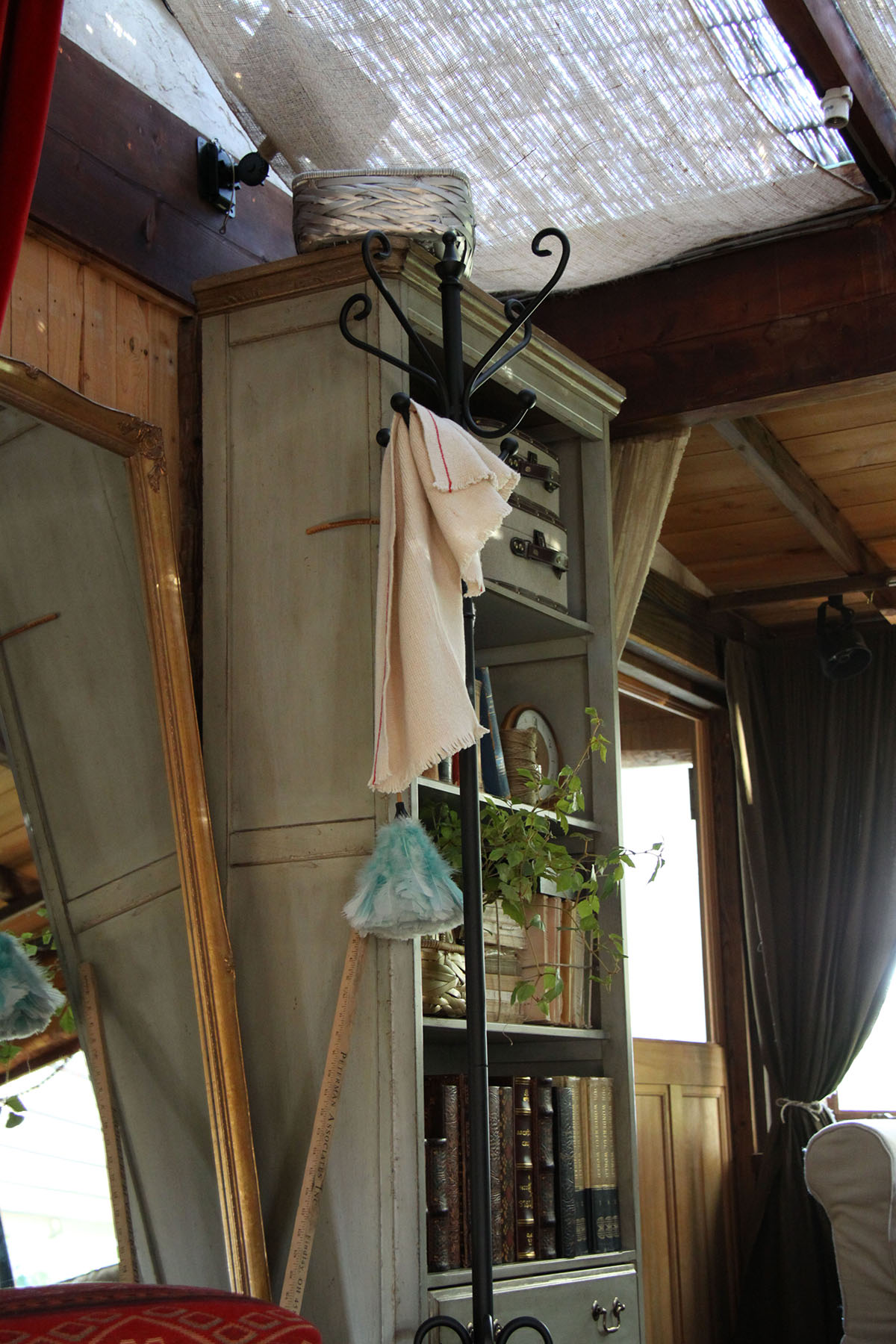 東谷 ハンガー ポールハンガー W54×D54×H175 ブラック COD-269BK 4985155101696 収納 ハンガーラック ポールハンガー 黒 クラシカル スリム デコラティブ 優美 ビンテージ調 ヴィクトリアン調 ロココ調 おしゃれ シンプル ナチュラル ヨーロピアン スチール(粉体塗装) [3]