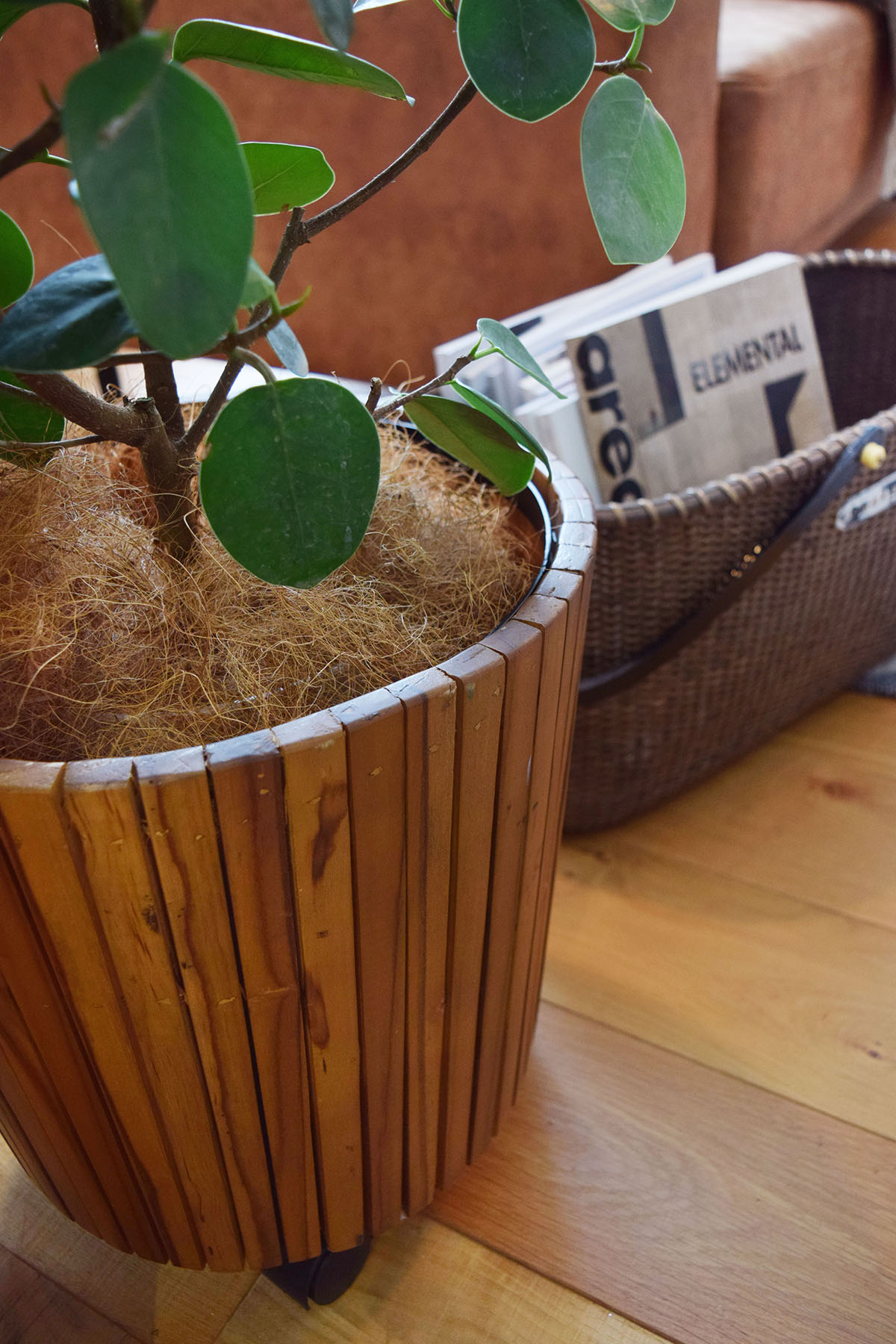 東谷 グリーン ウッドプランター S φ34×H35 ブラウン GUY-813 4985155210640 プランター ウッドプランター 木製 8号用 入れ物 キャスター 移動が楽 観葉植物入れ 高さ35cm インテリア インテリア雑貨 ナチュラル 天然木(チーク) ラッカー塗装 スチール(粉体塗装)