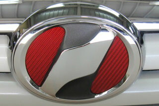 トヨタ ラウム マジカルカーボン フロントエンブレム ブラック NCZ20系 ラウム(2006/12～)