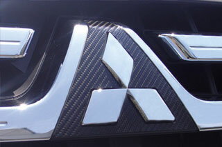 三菱 パジェロ マジカルカーボン フロントグリル シルバー V93W/V97W パジェロ(2006/10～2008/10)