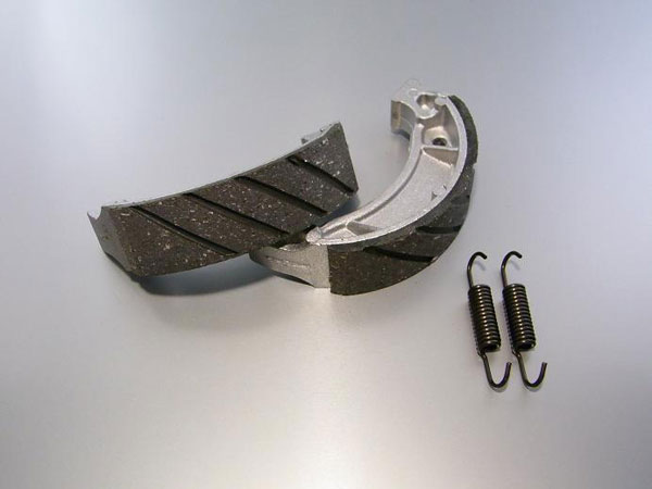 AZZU(アッズ) メイト50 (4AU1)用　リアブレーキシュー AZ-502