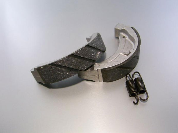 AZZU(アッズ) アクティブ 全車種用　フロントブレーキシュー AZ-503