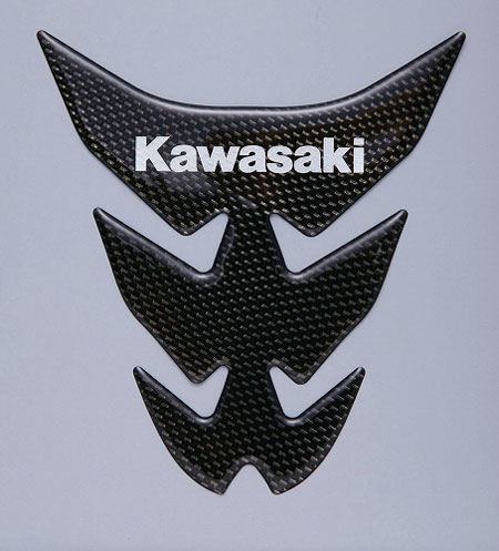 【5月20日出荷】カワサキ純正 タンクパッド カーボン調「Kawasaki」　J2007-0037