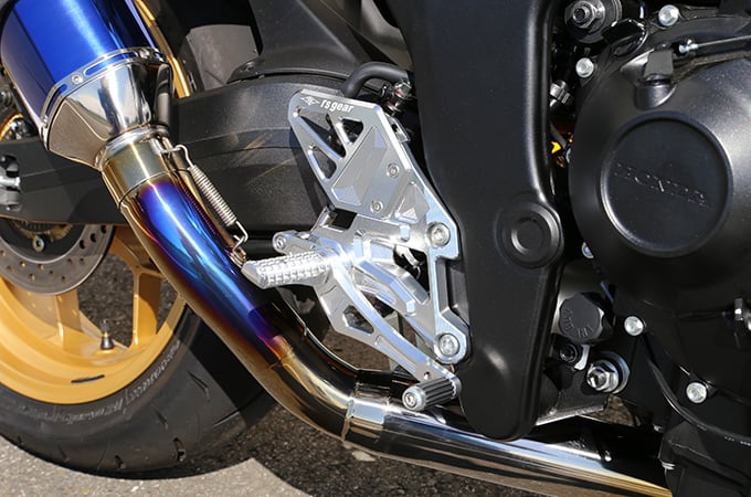 【11月28日出荷】アールズギア CB1000 HORNET/SP ライディングステップ（クリアシルバー） AC01-0700-CL