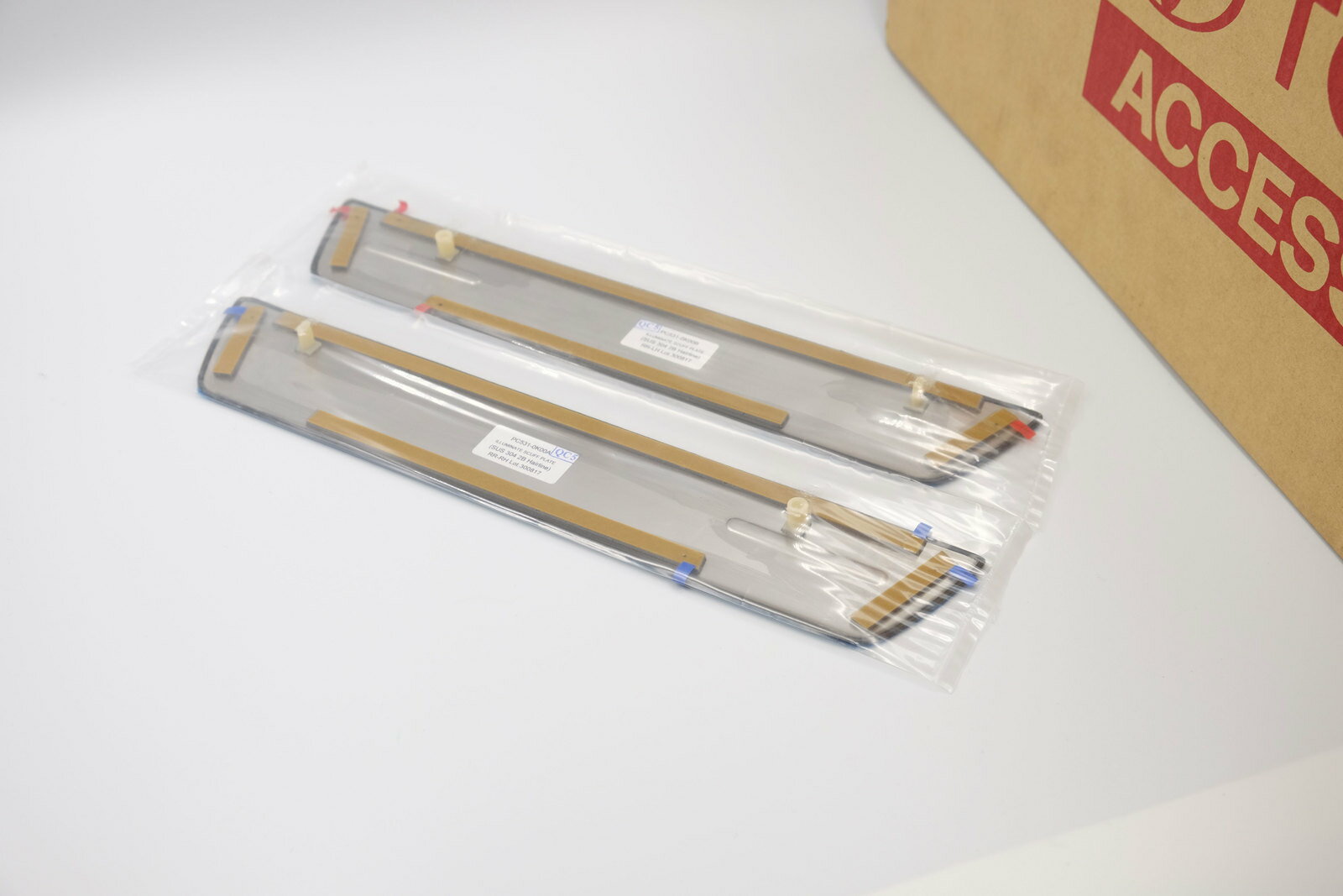 �ϥ���å��� HILUX ���� ���� �ȥ西 ���� TRD LED �����ɥ��ƥå� �����˥å��� �����åեץ졼�� ���å��� �ץ졼��