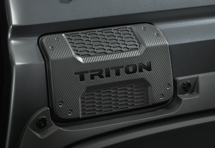 TRITON トライトン 海外 三菱純正 フュールリッドカバー タンクカバー 給油 カバー MITSUBISHI GENUINE ACCESSORIES