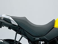 SUZUKI Vストローム650XT ABS / Vストローム650 ABS用 ローシート 45100-28K51-BGP