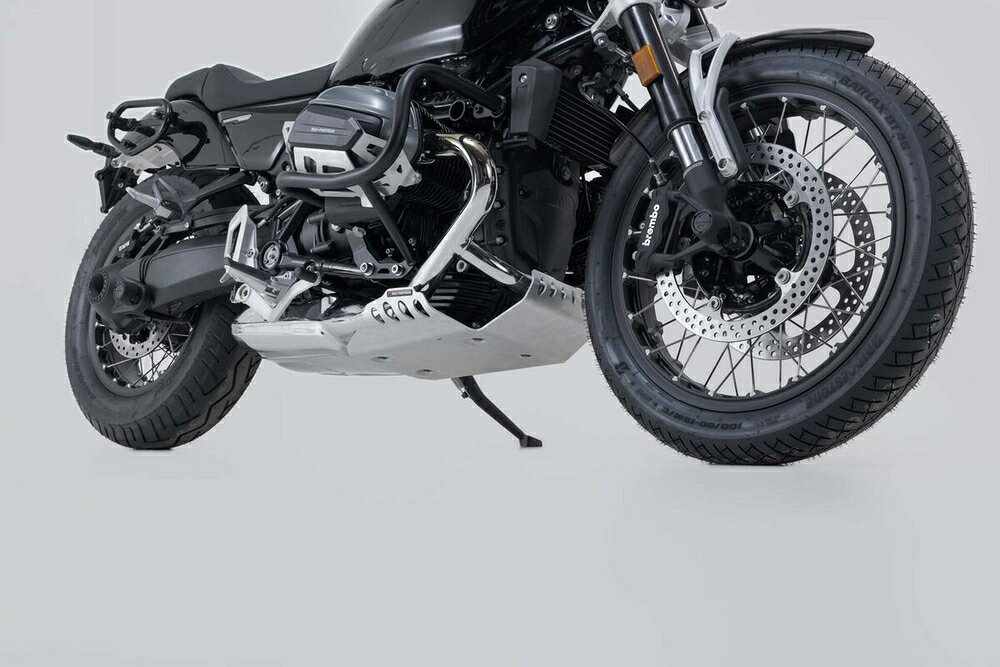 ◆適合車種 BMW R12 nineT '2023 〜 '2023 BMW R12 '2023 〜 '2023耐久性のあるアルミ製スキッドプレートで、飛び石や衝突による損傷を防ぎます。最先端の生産技術により、モーターサイクルの最低地上高を損なうことなく完璧なフィット感が保証されます。車両フレームのアンカーポイントにしっかりとフィットし、簡単に取り付けることができます。 品番：MSS0796810000/S JANコード：4538792206851 総重量(約)