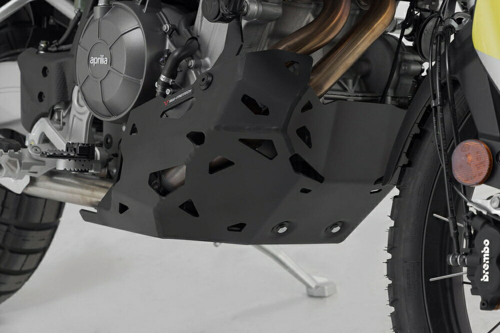 ◆適合車種 APRILIA TUAREG 660 '2021 〜 '2021耐久性のあるアルミ製スキッドプレートで、飛び石や衝突による損傷を防ぎます。最先端の生産技術により、モーターサイクルの最低地上高を損なうことなく完璧なフィット感が保証されます。車両フレームのアンカーポイントにしっかりとフィットし、簡単に取り付けることができます。 品番：MSS1384910001/B JANコード：4538792206691 総重量(約)