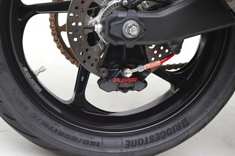 ACTIVE Ninja ZX-4R SE Ninja ZX-4RR Ninja ZX-25R/SE リアキャリパーサポート ブラック (2POT 84mmピ..