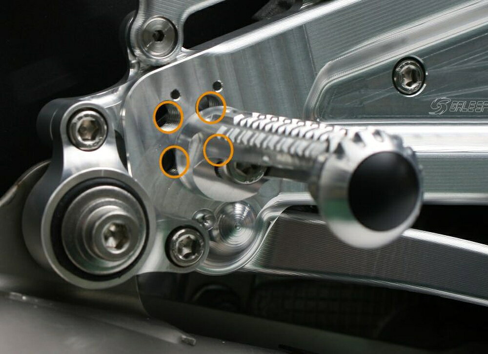 GALE SPEED YZF-R1/ABS Elaborate フットコントロールキット シルバー FCK3001S