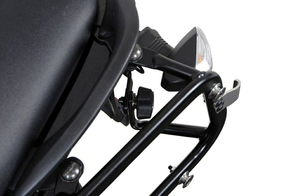 PartsOnline 楽天市場店のSW-MOTECH ユニバーサルモデル EVOキャリア用 盗難防止ロック2個セット QLS0004610101/B｜アングル3