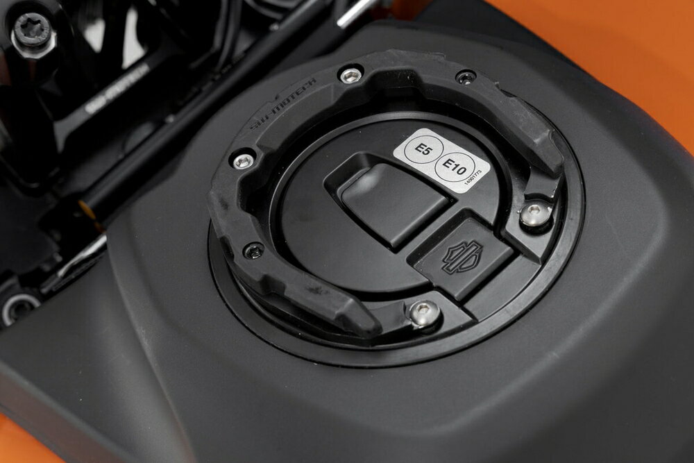 SW-MOTECH HARLEY DAVIDSON FLTRX ROAD GLIDE/PAN AMERICA PROタンクリング TRT0078721700/B