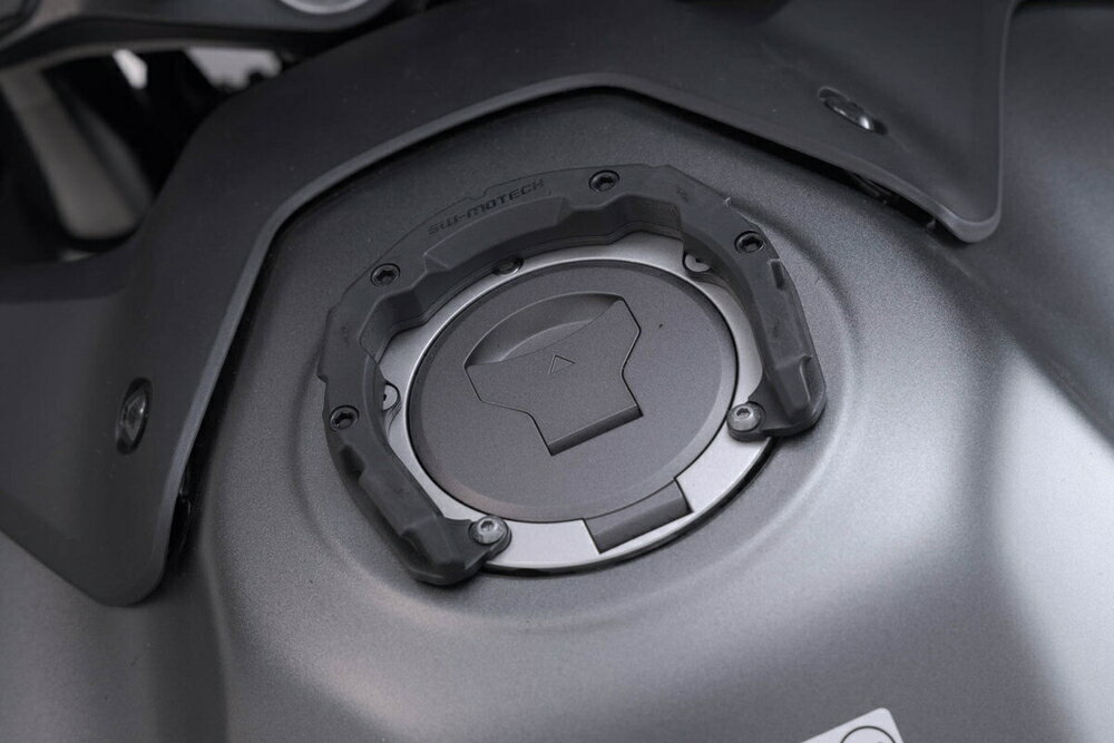Eazi-Grip イージーグリップ ニーグリップサポート TANK GRIP PERFOMANCE ZX6R636 KAWASAKI カワサキ ニーグリップパッド タンク関連 外装 タイプ：PRO(サーキット) カラー：ブラック
