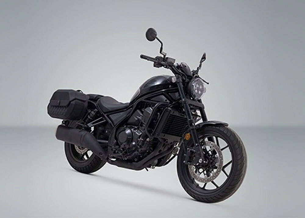 ◆適合車種 HONDA REBEL1100 '2020 〜 '2020▲LH1バッグは別売りです 安全にバッグをマウントするための車種専用設計のサイドキャリア。 クイックリリース式で素早い着脱が可能な一方、強固なロックにより不意に外れることはありません。 ●サイドバッグクイックリリース機能 品番：HTA0168211100 JANコード：4538792170305 対応バッグ：LEGEND GEAR LH1 (右) 19.5L