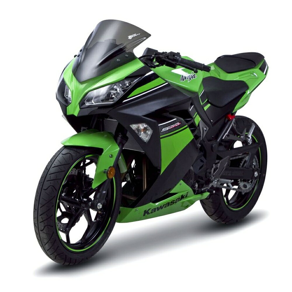 ◆適合車種 KAWASAKI Ninja300 '2013 〜 '2017 KAWASAKI Ninja300(ABS) '2013 〜 '2017 KAWASAKI Ninja250 '2013 〜 '2017 KAWASAKI Ninja250(ABS) '2013 〜 '2017▲写真はスモークです ノーマルスクリーン形状をモチーフにしたモデル。 【カラーラインナップ】 ※車種・形状によってラインナップが無い場合もあります ●ふくらまし成形による色ムラや凹凸、微細な筋が生じる場合があります。また、太陽光線が一点に集光する収れん現象が起こると車両樹脂部分に損傷を与える可能性があります。駐車・保管の際はスクリーンに直射日光が当たらないようご注意ください。 品番：2028219 JANコード：4538792761183