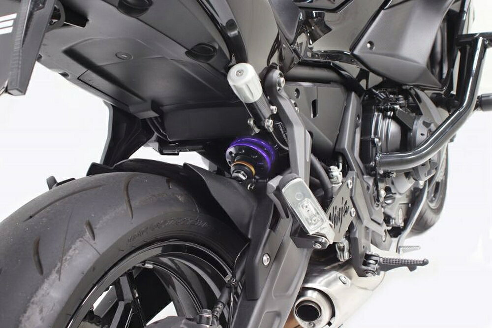 ◆適合車種 KAWASAKI Ninja650(ABS) '2017 〜 '2025 KAWASAKI Z650 ABS '2017 〜 '2025 KAWASAKI Z650RS '2022 〜 '2025初期は柔らかく衝撃を吸収し、高負荷時には奥で踏ん張るハイパープロ独自開発の“コンスタントライジングレート”スプリング。 不等ピッチが生み出すその性能を100%発揮させるシルキーでスムースな乗り心地のリアショックユニットです。 ●機能 ・プリロードアジャスター ・リバウンドアジャスター ・車高調整(一部車種除く) ・HPA(一部ラインナップ) ●HPA付の製品について HPA(油圧プリロードアジャスター)は、アクセスしやすい場所に取付けたHPAダイヤルを手で回すことで、リアショック本体に工具をかけなくてもプリロードナットを回し調整することができます。 ※製品の仕様は予告なく変更する場合がございます。 【お役立ち情報】 ハイパープロ Japan Specとは？ イージーオーダーサービス(新規購入時のみ) サスペンションセッティングについて サグの取り方(PDF) オーバーホールサービス 品番：33370109 JANコード：4538792899718 ショックタイプ：モノ エマルジョン T460(アルミシリンダー) 油圧プリロードアジャスター(HPA)：付き スプリング：コンスタントライジングレート