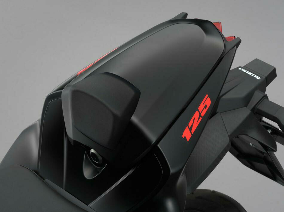 SUZUKI GSX-R125 ABS GSX-S125 ABSシングルシートカウル タイタンブラック 45550-23810-YVU...