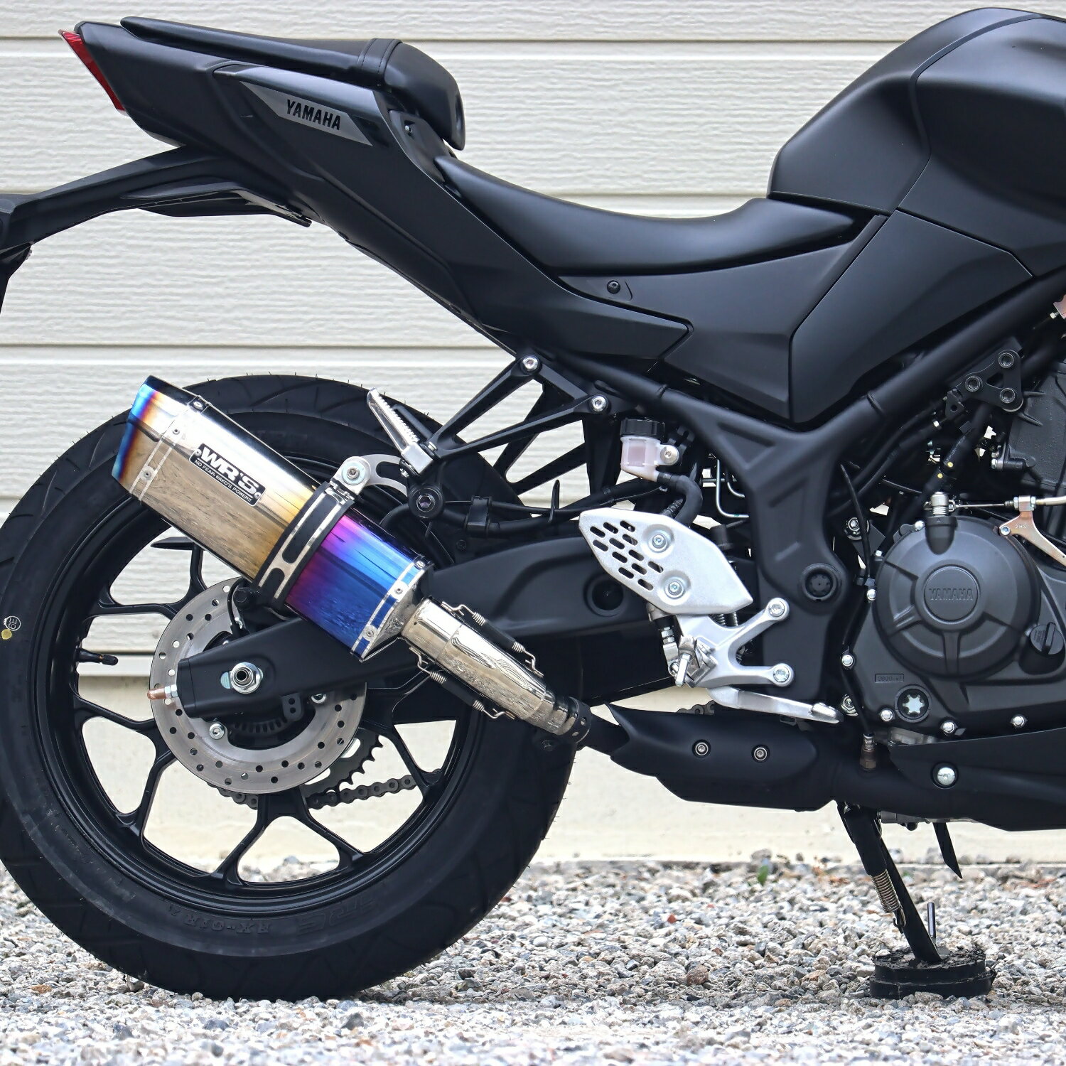WR'S YZF-R25（’25-）/MT-25（’25-） SS-OVAL スリップオンマフラー（焼き色チタン） SB2280JM