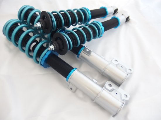 【エントリーでP10倍】デリカ D:5 前期 KADDIS 車高調ステージ3 CV1W KD-SU01002 DELICA D5 改造 カスタム パーツ 部品 カディス メーカー直送の為代金引換不可沖縄、離島への送料はご相談ください。