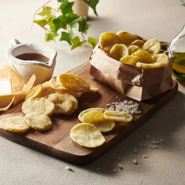 【直送品】カルビー くつろぎポテト8袋【割引不可品】 スイーツ お菓子 ポテトチップス