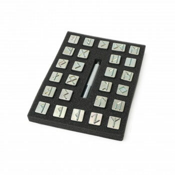 【メール便】 ルーン文字刻印 26文字 PI8146-00【お寄せ品、返品キャンセル不可。欠品終売時連絡あり】