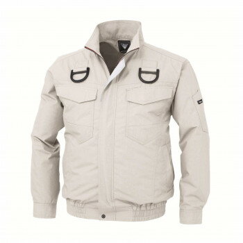 ※代引き不可 同梱不可※北海道、沖縄、離島送料は別途お見積り。※手配完了後は、ご注文キャンセルを承る事が出来ません。指定日可能の表示以外の商品はご指定日不可です。メーカーより取り寄せ商品のため、在庫状況によっては欠品・廃盤の可能性があります。あらかじめご了承ください。ハーネス対応、マイナス2度の遮熱空調服(R)です。※バッテリーとファンは別売りとなります。※この素材は、火気に弱いので火気を扱う現場では着用しないでください。サイズM:肩巾50×胸囲116×袖丈54×着丈64×裾廻77×裾廻最大107cm、左右胸ポケット:巾13×深さ15cm個装サイズ：39.4×26.4×3cm重量個装重量：460g素材・材質ポリエステル65%、綿35%生産国中国・広告文責（有限会社パルス・048-551-7965）fk094igrjs