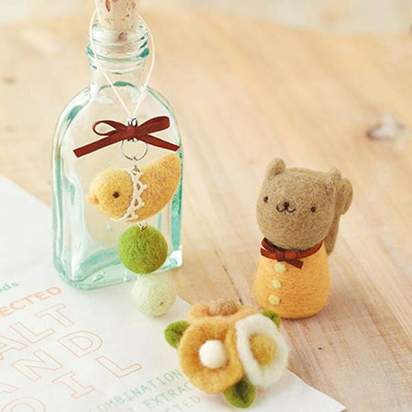 ハマナカ はじめて作る、フェルト羊毛 レッスンキット「コトリのストラップ＆お花のブローチ＆リス」 H441-317【割引不可・返品キャンセル不可】
