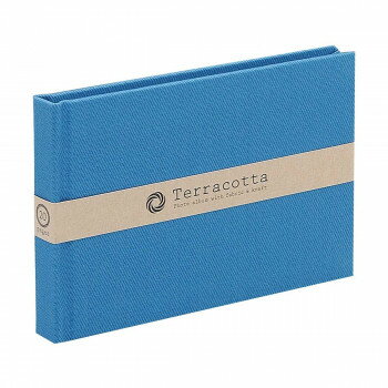 ※代引き不可 同梱不可※北海道、沖縄、離島送料は別途お見積り。※手配完了後は、ご注文キャンセルを承る事が出来ません。指定日可能の表示以外の商品はご指定日不可です。メーカーより取り寄せ商品のため、在庫状況によっては欠品・廃盤の可能性があります。あらかじめご了承ください。細めの幅がスタイリッシュなアルバムです。パーソナル・オフィス・店舗など、幅広くご使用いただけるシンプルなデザインに欧風カラーの仕上がりです。サイズ個装サイズ：12×16.8×1.8cm重量個装重量：225g生産国日本・広告文責（有限会社パルス・048-551-7965）fk094igrjs