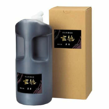 ※代引き不可 同梱不可※北海道、沖縄、離島送料は別途お見積り。※手配完了後は、ご注文キャンセルを承る事が出来ません。指定日可能の表示以外の商品はご指定日不可です。メーカーより取り寄せ商品のため、在庫状況によっては欠品・廃盤の可能性があります。あらかじめご了承ください。上品で力強くつややかな黒の秘密は、その原料にあります。書道液は、煤と膠でできています。「玄徳」は膠ではなく樹脂を用いることで、上品で力強くつややかな黒味を実現しました。樹脂には、筆を痛めにくい種類を採用しています。「玄徳」は、経時変化によって起こる書道液の粘度の増加を最小限に抑えた配合になっており、製品の安定性にも優れています。高濃度でつややかな墨色となっており、重厚な作品作りにお使い頂けます。樹脂系作品用液体墨として最適な材料を用い、製品安定性、乾き、表具性にも優れた書道液を実現いたしました。サイズ個装サイズ：27.3×11.5×11.4cm重量個装重量：2220g仕様容量:1.8L生産国中国・広告文責（有限会社パルス・048-551-7965）fk094igrjs
