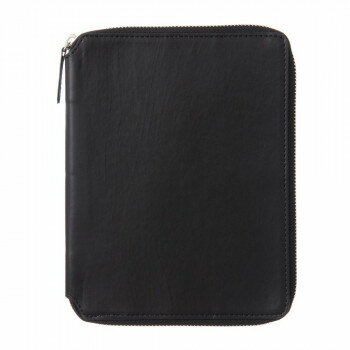 ※代引き不可 同梱不可※北海道、沖縄、離島送料は別途お見積り。※手配完了後は、ご注文キャンセルを承る事が出来ません。指定日可能の表示以外の商品はご指定日不可です。メーカーより取り寄せ商品のため、在庫状況によっては欠品・廃盤の可能性があります。あらかじめご了承ください。軽量で丈夫な合皮素材を使用したラウンドジップ式カバー。本革ほどデリケートな扱いをしなくてもデイリーユースを楽しめます。ダイアリーやノートカバーとしてお使い下さい。サイズW160×H200mm個装サイズ：22×18×2cm重量120g個装重量：120g素材・材質合皮生産国中国・広告文責（有限会社パルス・048-551-7965）fk094igrjs