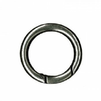 ※代引き不可 同梱不可※北海道、沖縄、離島送料は別途お見積り。※手配完了後は、ご注文キャンセルを承る事が出来ません。指定日可能の表示以外の商品はご指定日不可です。メーカーより取り寄せ商品のため、在庫状況によっては欠品・廃盤の可能性があります。あらかじめご了承ください。開閉タイプの丸カンです。テープを通して、持ち手やショルダーとしてハトメにも取り付けることができます。サイズ外径:約φ29mm、内径:約φ20mm個装サイズ：5.0×4.0×2.0cm重量個装重量：60g素材・材質鉄セット内容2ケ入生産国日本・広告文責（有限会社パルス・048-551-7965）fk094igrjs