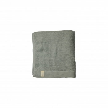 ※代引き不可 同梱不可※北海道、沖縄、離島送料は別途お見積り。※手配完了後は、ご注文キャンセルを承る事が出来ません。指定日可能の表示以外の商品はご指定日不可です。メーカーより取り寄せ商品のため、在庫状況によっては欠品・廃盤の可能性があります。あらかじめご了承ください。ファーストタッチの肌触りにこだわり、何度も試作してようやく出来上がったバスタオルです。サイズ縦60×横120cm個装サイズ：34×24×4cm重量281g個装重量：293g素材・材質綿100%生産国日本・広告文責（有限会社パルス・048-551-7965）fk094igrjs