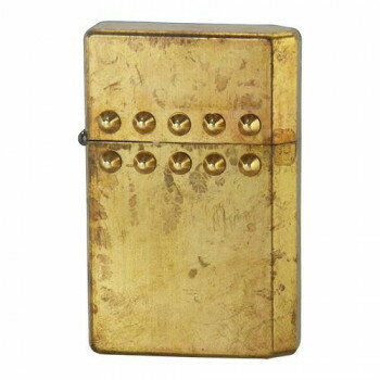 ※代引き不可 同梱不可※北海道、沖縄、離島送料は別途お見積り。※手配完了後は、ご注文キャンセルを承る事が出来ません。指定日可能の表示以外の商品はご指定日不可です。メーカーより取り寄せ商品のため、在庫状況によっては欠品・廃盤の可能性があります。あらかじめご了承ください。熟練の職人による日本の金属加工技術が施されており、実用性の高いオイルライターとなっています。サイズ個装サイズ：8×6×2cm重量個装重量：100g生産国日本・広告文責（有限会社パルス・048-551-7965）fk094igrjs