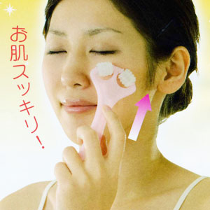 【即納】【ネコポスのみ】キュッと毛穴スッキリローラー 【割引不可品】 1日わずか10分程度 お肌すっきり すっきり肌美人