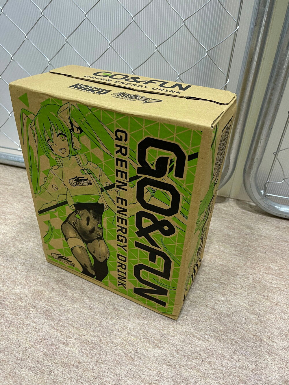 【楽天倉庫365日出荷　直送品】【即納】【30個セット】GO＆FUN GREEN ENERGY DRINK 初音ミク レーシングミク 2022 Ver. 250ml缶x30本セット 初音ミク ドリンク【ヘルシ価格】 エナジードリンク 微炭酸飲料 天然素材 初音ミクのサムネイル