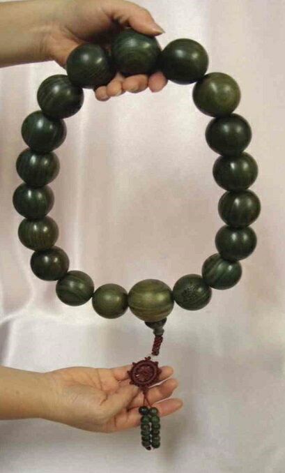 香木緑檀 十八羅漢特大念珠 1.3kg【ヘルシ価格】 数珠 念珠 緑檀 仏具