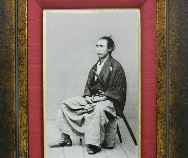 肥前有田焼 坂本龍馬 磁器陶額 座り姿 インテリア 額縁 有田焼 磁器 陶額