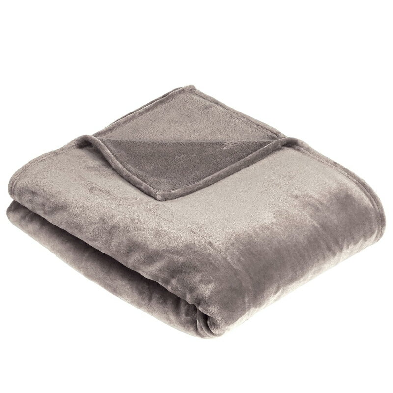 『フリースブランケット ベルベット229×229cm』寝具 毛布 ブランケット 洗濯機で洗える 商品紹介 Amazon Basics 超ソフトポリエステル100%マイクロプラッシュ このブランケットは、高デニールとハイフィラメントのマイクロプラッシュでできており、ポリエステル100%であるため、耐久性の高いブランケットになっています。 寒い季節にぴったりのブランケット このビロードのような柔らかいポリエステルのブランケットは、熱と湿気を閉じ込める可能性が高く、気温が下がる秋と冬の数ヶ月に理想的なブランケットです。 洗濯機で洗える ベルベットのブランケットは、洗濯機で洗えるのでお手入れが簡単 サイズ・重量 サイズ・容量本体サイズ：約229×229cm 商品説明 ■素材・成分：ポリエステルブランド：Amazon 広告文責 (有)パルス　048-551-7965 注意事項 メーカーリニューアルに伴い、 パッケージ・内容等予告なく変更する場合がございます。 予めご了承ください。『フリースブランケット ベルベット229×229cm』寝具 毛布 ブランケット 洗濯機で洗える