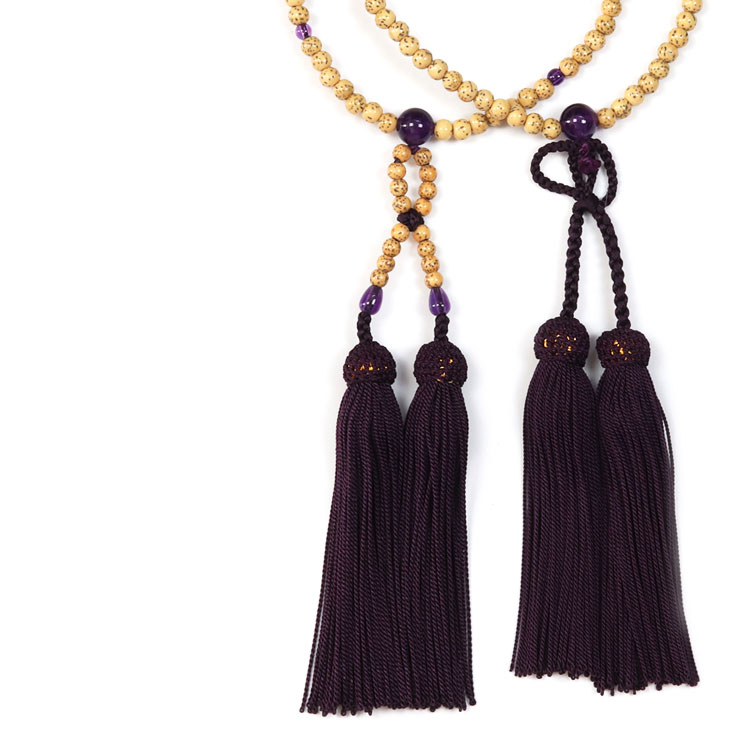 Linden【浄土真宗 彩や】 京念珠 星月菩提珠 本式数珠（女性用）お釈迦様は菩提樹の木の下で悟りをひらいたとされており、菩提樹の実で作った数珠は持ち主にはかり知れない福をもたらすともいわれています。 菩提樹の実のなかでも、星を散らしたよ...