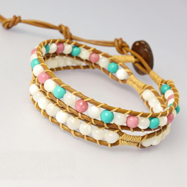 デザインラップブレスレット マザーオブパール ブラウンレザー/ 魔除け 厄除け 安産 子宝 ブルー 12月 家庭円満 運気 性別 てんびん座 ピンク 人間関係 癒し ロードナイト 4mm 星座石 誕生石 小粒