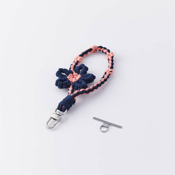 【即納】エレコム スマホストラップ フラワーモチーフ ハンドストラップ 手首 落下防止 軽量 ストラップホルダーシート付き iPhone/Android対応 携帯ストラップ ネイビー