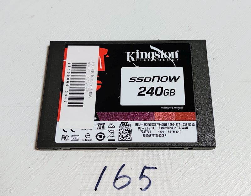 【中古パーツ】2.5インチ SSD 240GB　Kingston　RBU-SC152DS37/240GH　SATA3 メール便送料無料　1週間動作保証
