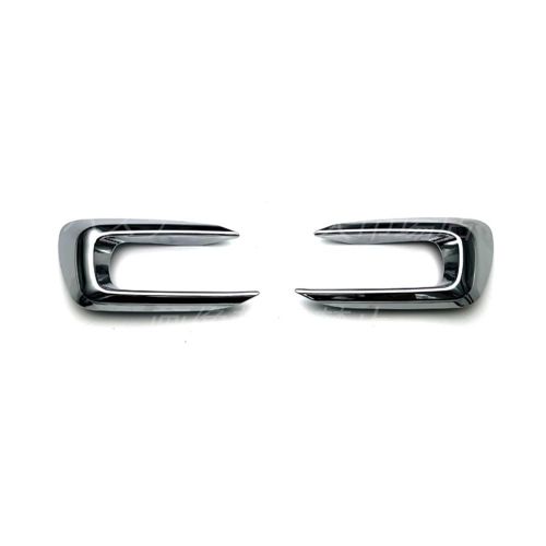 素材：ABS樹脂；コンディション：新品;カラー：鏡面仕上メッキ；セット内容：2P→【取り付け】取付は商品に貼付け済みの両面テープにて行います。※貼付け前の仮合わせ時に、ぐらつきや隙間がある場合は、強力な粘着テープで補強してください。→対応車種【新型 スズキ スイフト】SUZUKI SWIFT XG / MX / MZ 2023年12月〜仕様変更※グレード等により形状が異なる場合がございます。お車と画像をご確認の上ご購入下さい。
