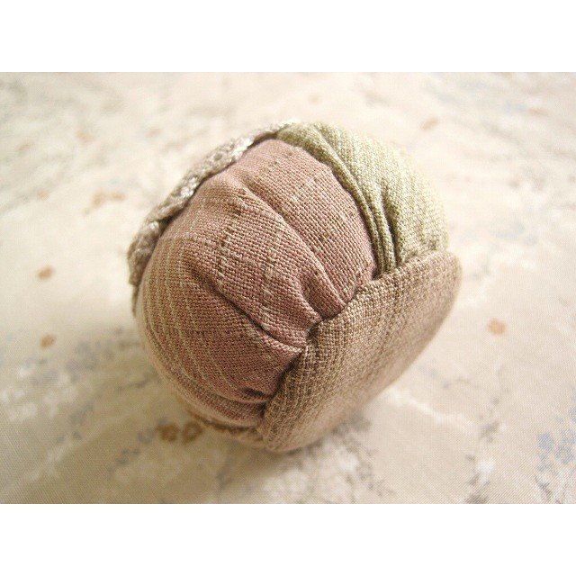 パッチワークキット いちごのピンクッション　手作りピンクッション 布小物