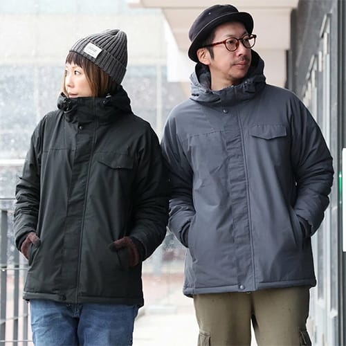 go slow caravan ゴースローキャラバン ジャケット パーカー マウンテンパーカー マンパー メンズ レディース 宇宙柄 総柄 ポリエステル100％ テフロン 防水 防汚 薄手 丈夫 持ち運べる パッカブル 夏 秋 カジュアル アウトドア PATY パティ