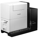 カラーカードプリンター CX-G2400 ●プラスチックへの印刷も可能なハイブリッドメディア対応。CX-G2400は名刺用紙やスタンプカードなどに使いやすい長尺紙に加え、新開発の専用プラスチックカードへの対応も実現。社員証や証明書カードといった長期使用が求められるカードも、1台で印刷可能です。●新採用のマイクロマージン技術でほぼフチなし印刷を実現。CX-G2400は、印刷時に用紙のフチから0.3mmまで印刷できるマイクロマージン技術を新採用。人の目にほぼフチなしと見えるまでの精度の高い印刷を可能にしています。●紙もプラスチックも名刺サイズ50枚/分の高速出力。キヤノン独自の2.1インチライン型プリントヘッドにより、紙とプラスチックの両メディアにおいて、名刺サイズで50枚/分の高速フルカラー出力を実現。 詳細スペック 国際エネルギースター登録 GPN(グリーン購入ネットワーク)登録 VCCImj.co.jp/canon/rule_guide.nsf/v_url/23293ECDBB64702149256FB30011E39E