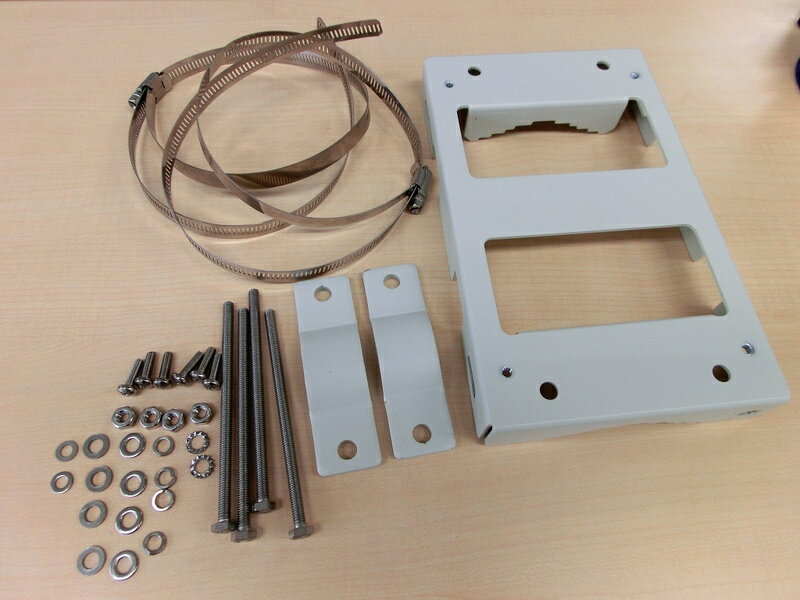 【送料無料】MicrosemiCorporation PD-OUT/MBK/ET 屋外PoEインジェクタ用ポール取付金具ET【在庫目安:お取り寄せ】